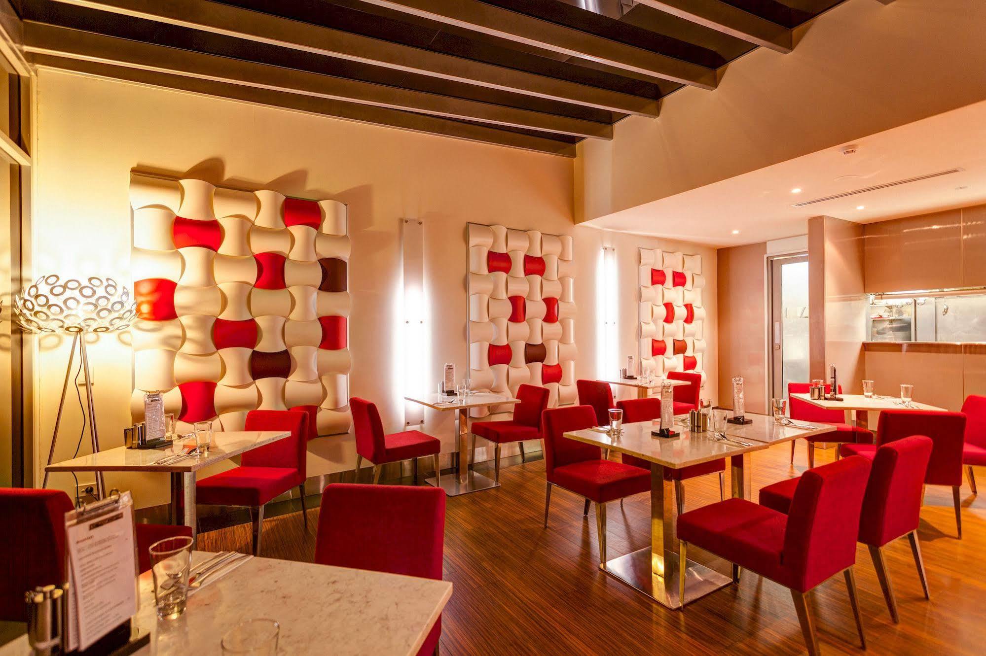 Mantra Charles Hotel Лонсестън Екстериор снимка